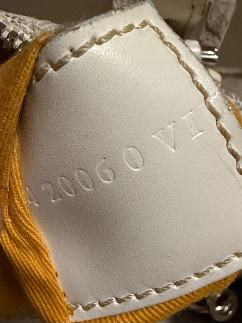 Goyard Croisiere 35” Duffel/Hand Bag in white 2006 - Picture 10 of 17